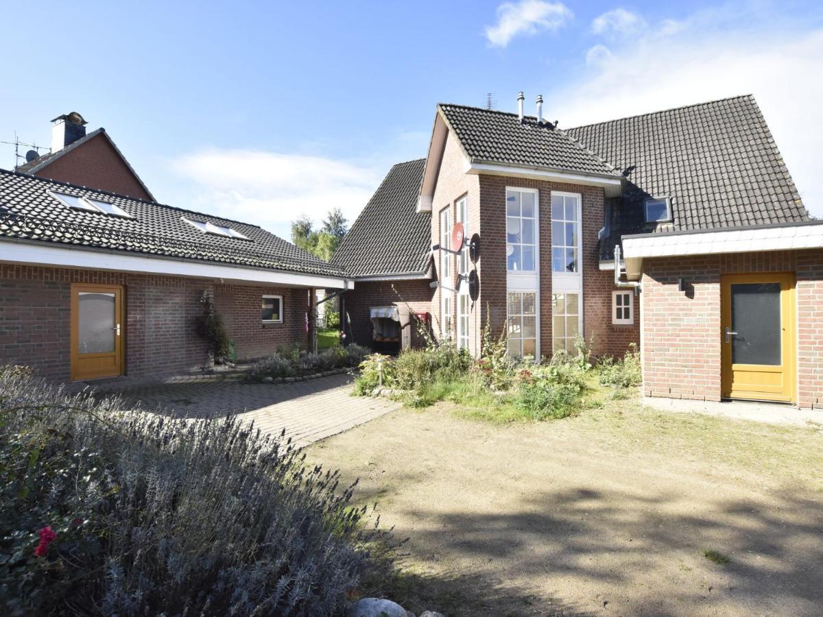 4 Room Holiday Apartment With Garden Kossau Экстерьер фото